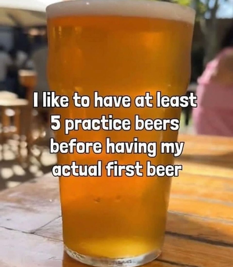 5 practice beers Стакан светлого пива с надписью «Мне нравится выпивать как минимум 5 тренировочных кружек пива, прежде чем выпить мое настоящее первое пиво»