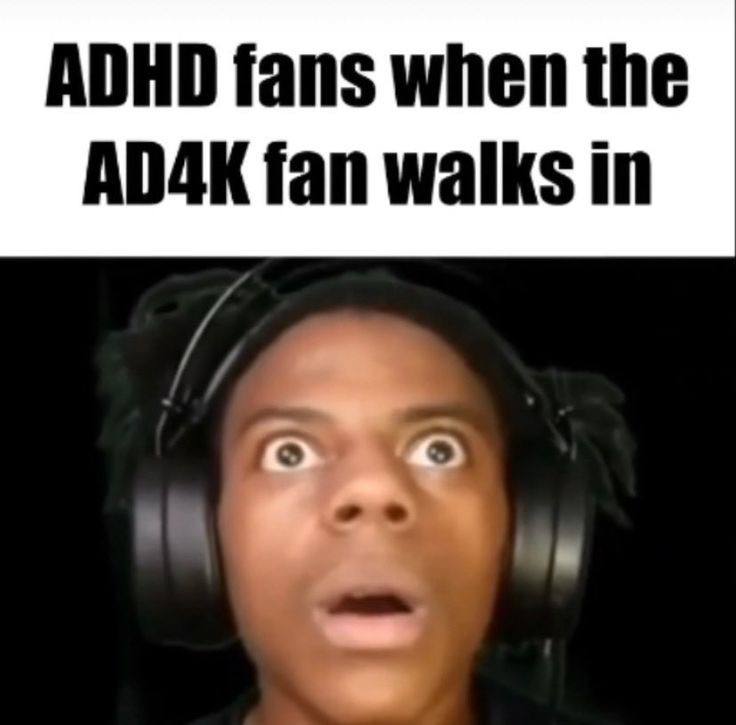ADHD fans when the AD4K fan walks in Мем с удивленным лицом iShowSpeed, когда фанаты СДВГ сталкиваются с фанатом АД4К