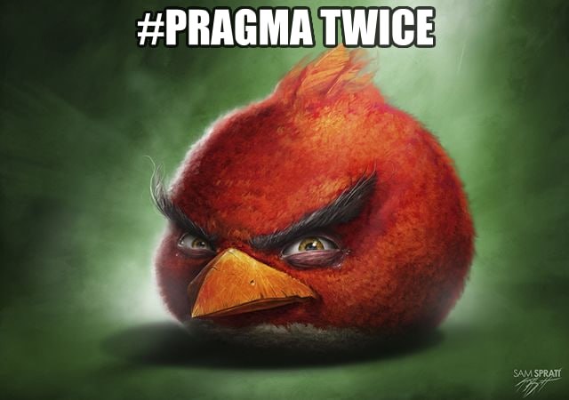 Сердитая красная птица из Angry Birds с надписью «#PRAGMA TWICE» — «прагма дважды».
