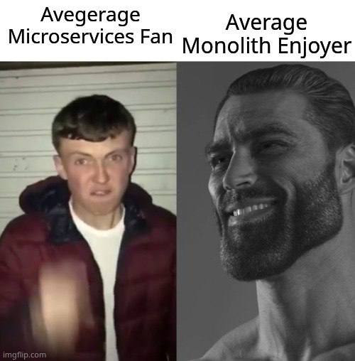 Avegerage Microservices Fan vs Average Monolith Enjoyer Сравнение: типичный фанат микросервисов против типичного ценителя монолитов.