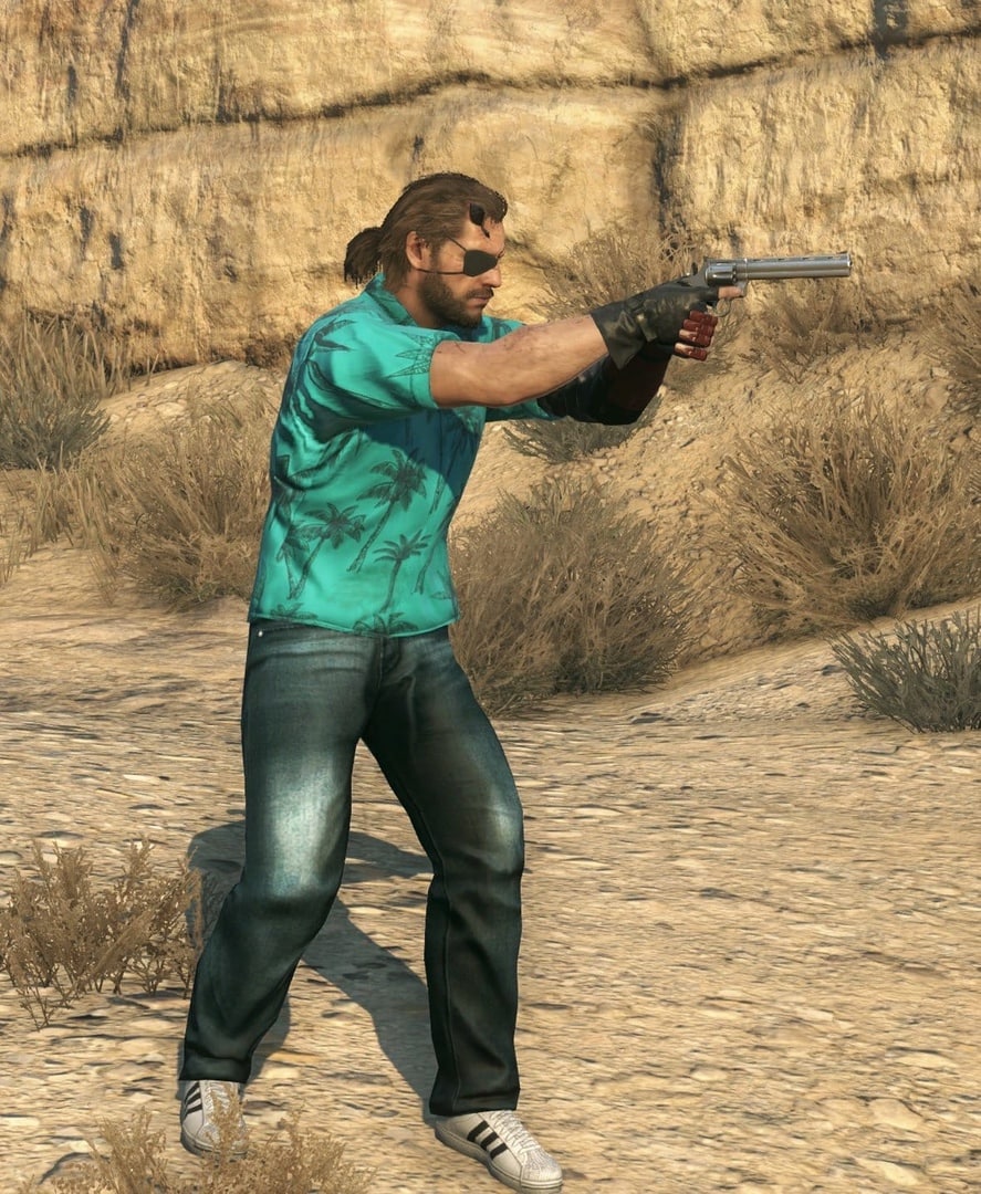 Биг Босс в гавайской рубашке с пистолетом Биг Босс из Metal Gear Solid в гавайской рубашке, джинсах и белых кроссовках с револьвером в руках