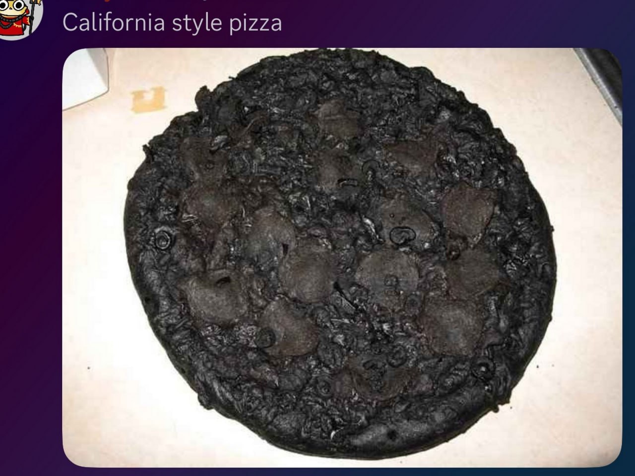 California style pizza Сгоревшая пицца по-калифорнийски, полностью черная