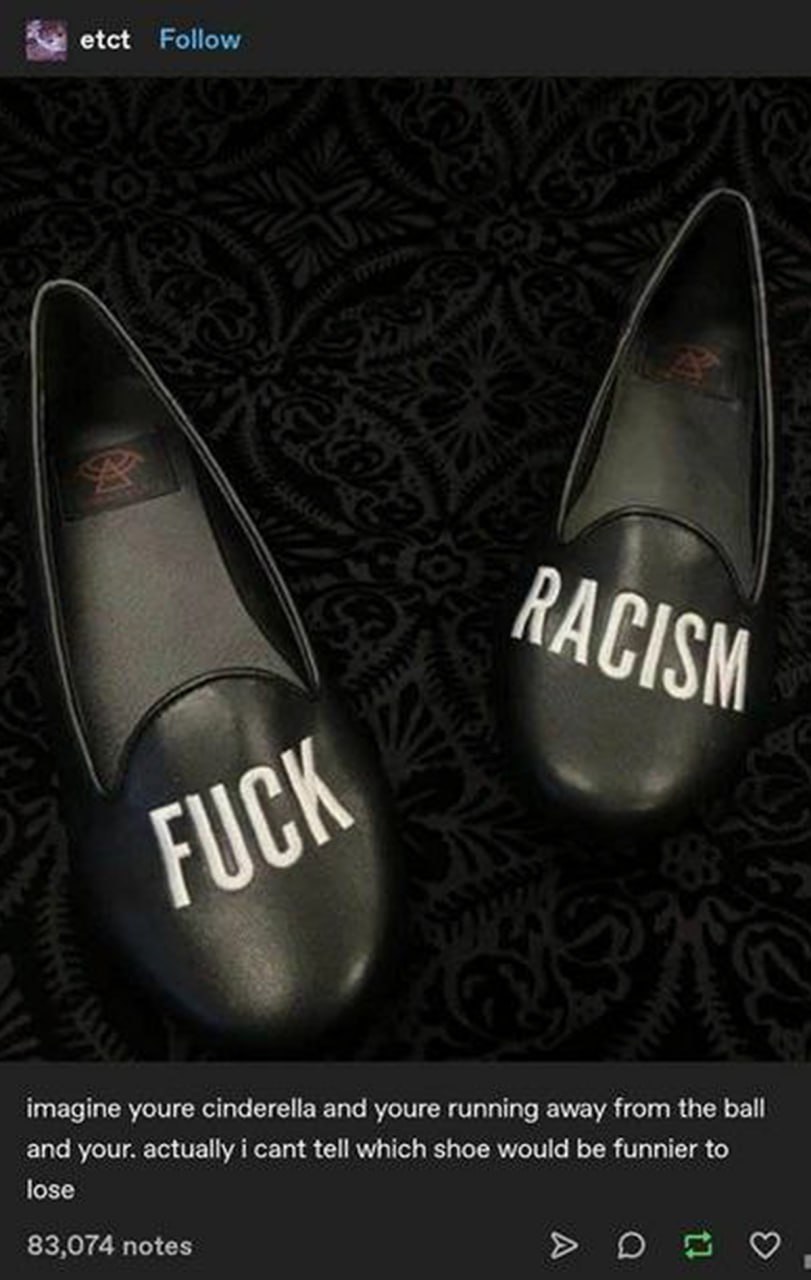 Туфли Золушки Fuck Racism Мем с черными туфлями с надписями Fuck и Racism, которые "потеряла" Золушка
