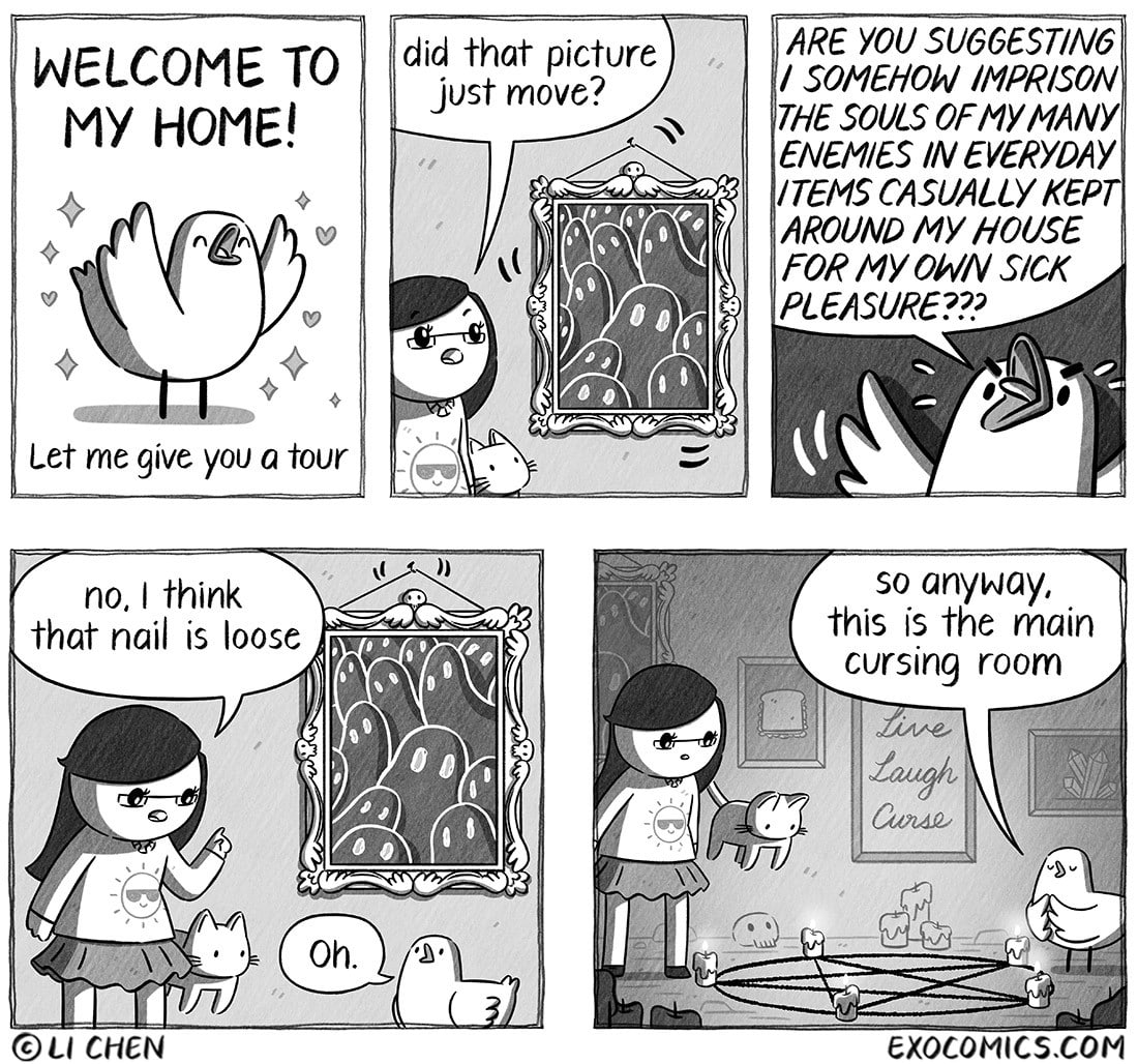 Птичка проводит экскурсию по дому, где одна из картин с призраками, возможно, шевелится, а затем показывает «комнату для проклятий».