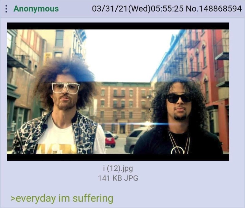 Everyday im suffering Музыканты группы LMFAO СкайБлу и Редфу в очках, на улице, с надписью «everyday im suffering»