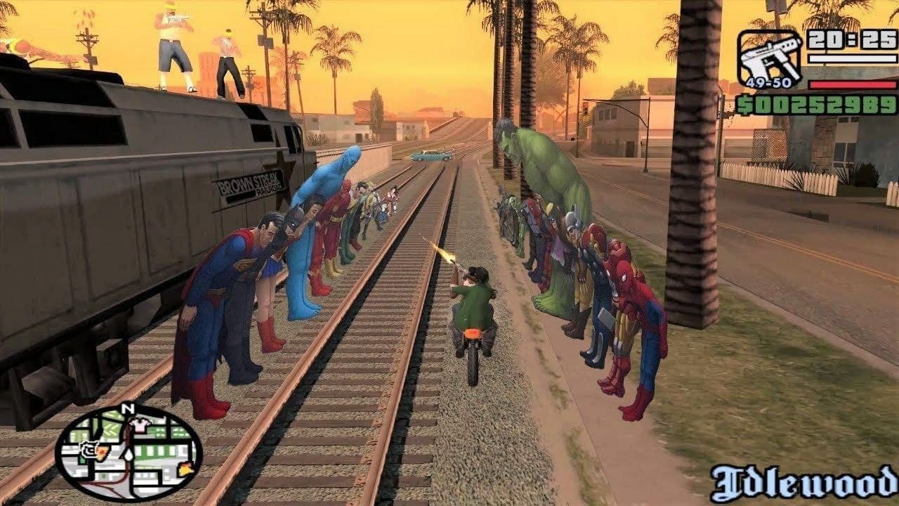 Супергерои склонились перед Си-Джеем в GTA San Andreas Кадр из игры GTA San Andreas с персонажами комиксов, выстроившимися на железнодорожных путях, и главным героем, который едет на мотоцикле между ними.