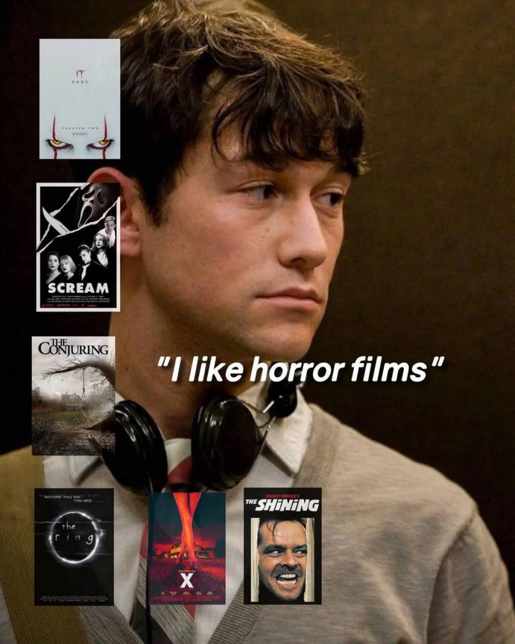 Парень в наушниках I like horror films Парень в наушниках, говорящий I like horror films, и постеры фильмов ужасов рядом с ним