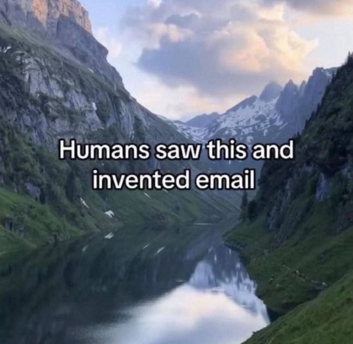 Humans saw this and invented email Люди увидели это и изобрели электронную почту