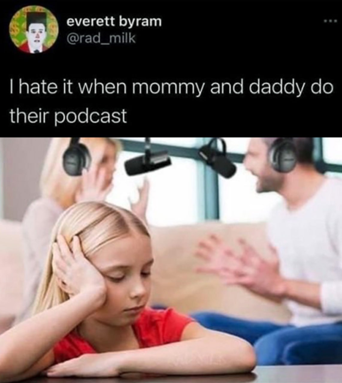I hate it when mommy and daddy do their podcast Девочка недовольна, когда мама и папа записывают подкаст