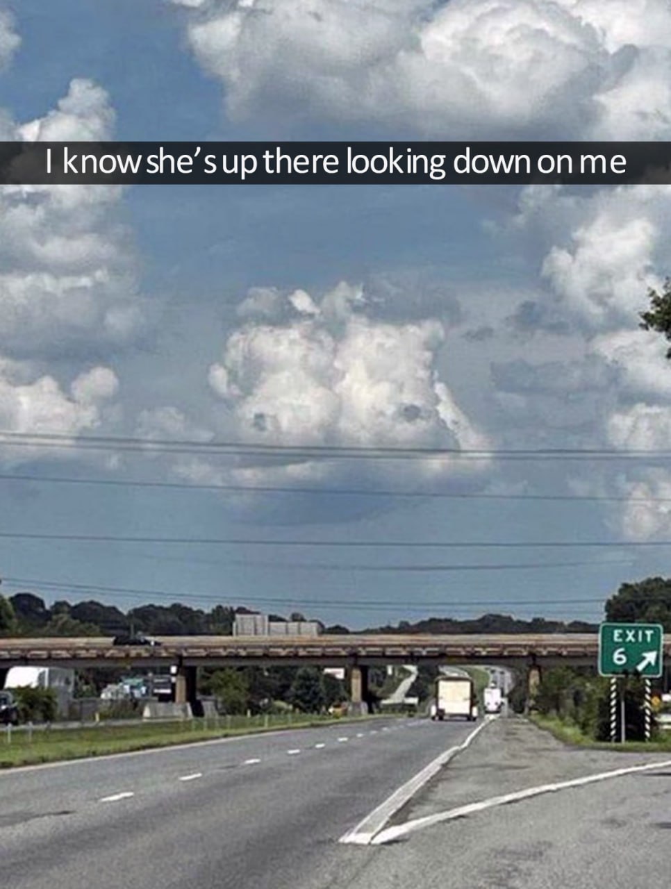 I know she’s up there looking down on me Я знаю, она смотрит на меня сверху