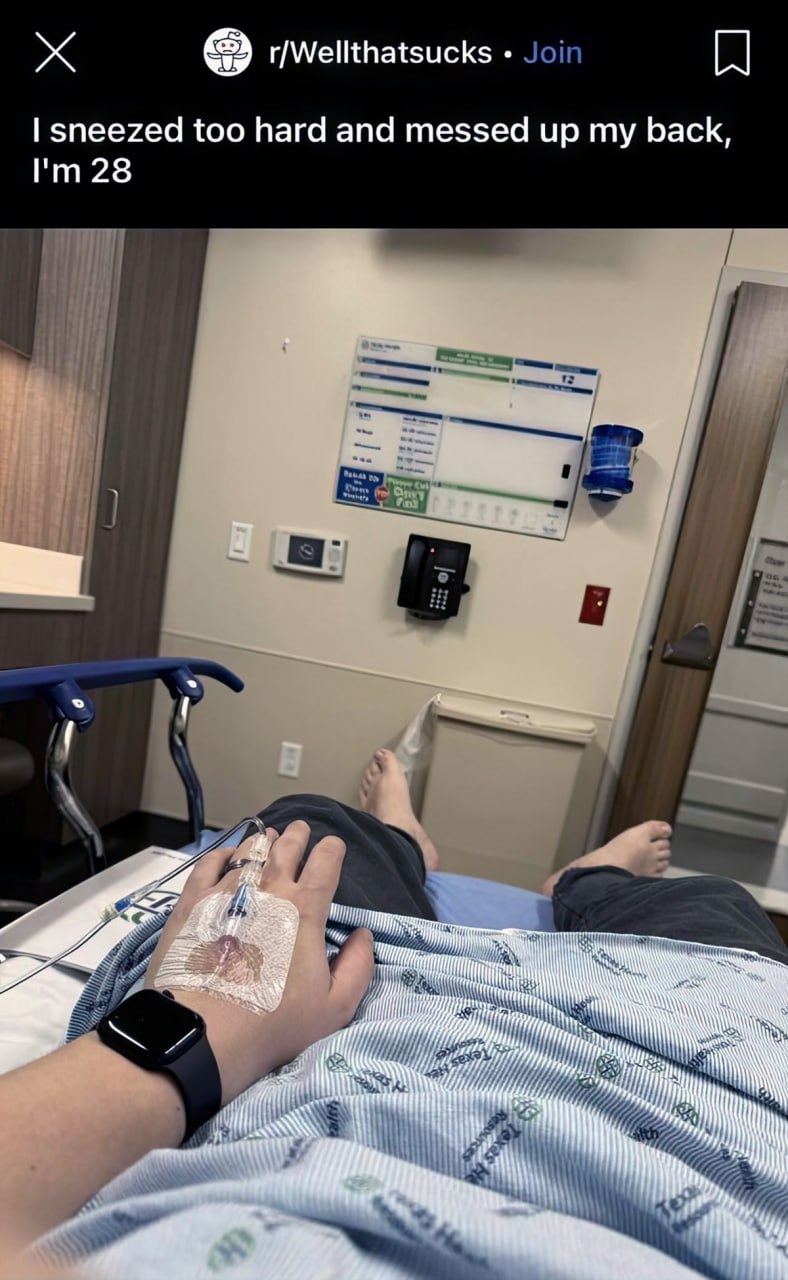 I sneezed too hard and messed up my back, I'm 28 Человек повредил спину, слишком сильно чихнув, в 28 лет.