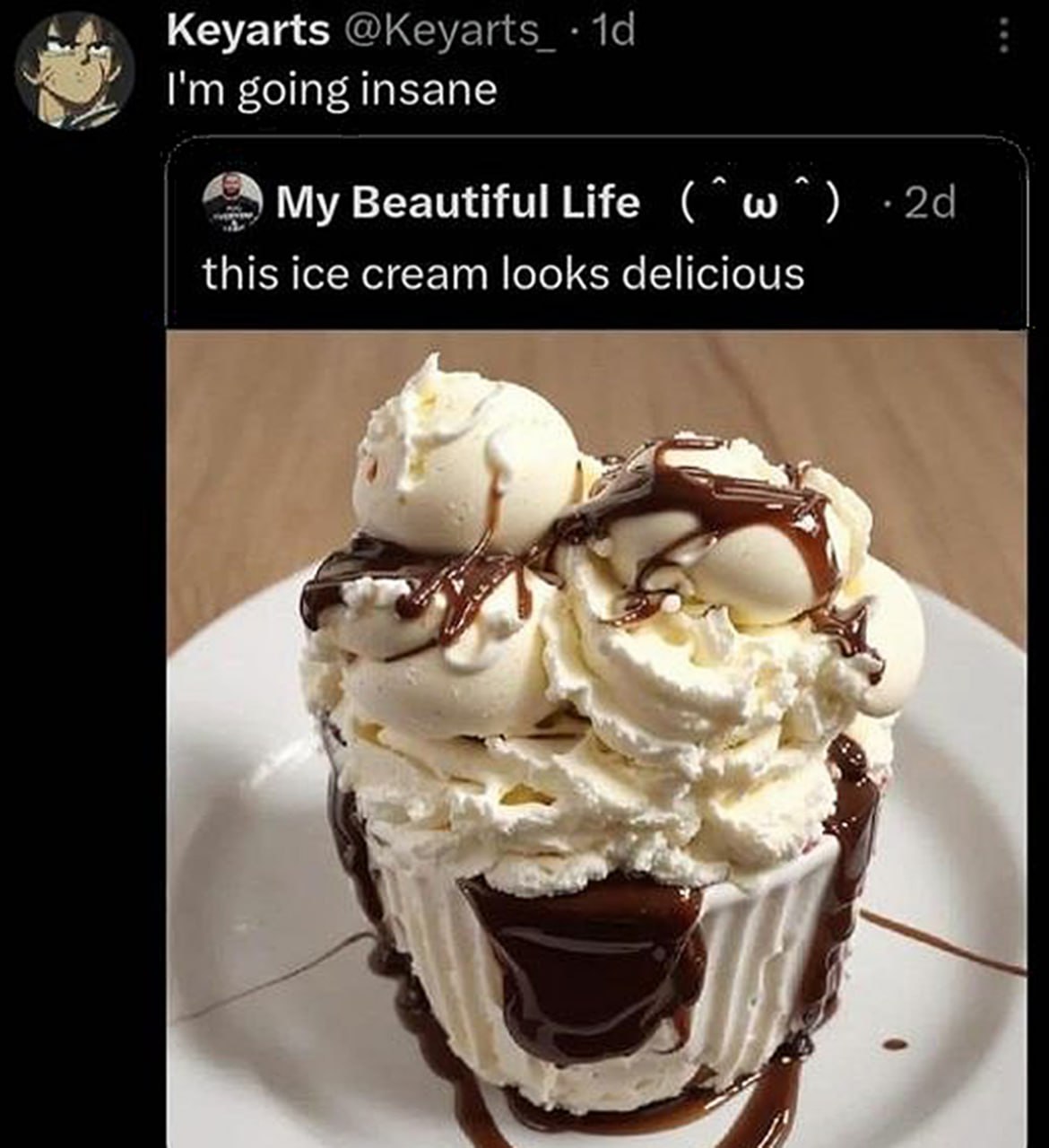 I'm going insane. This ice cream looks delicious Мороженое с шоколадной глазурью, которое выглядит безумно вкусным, но на самом деле это унитаз