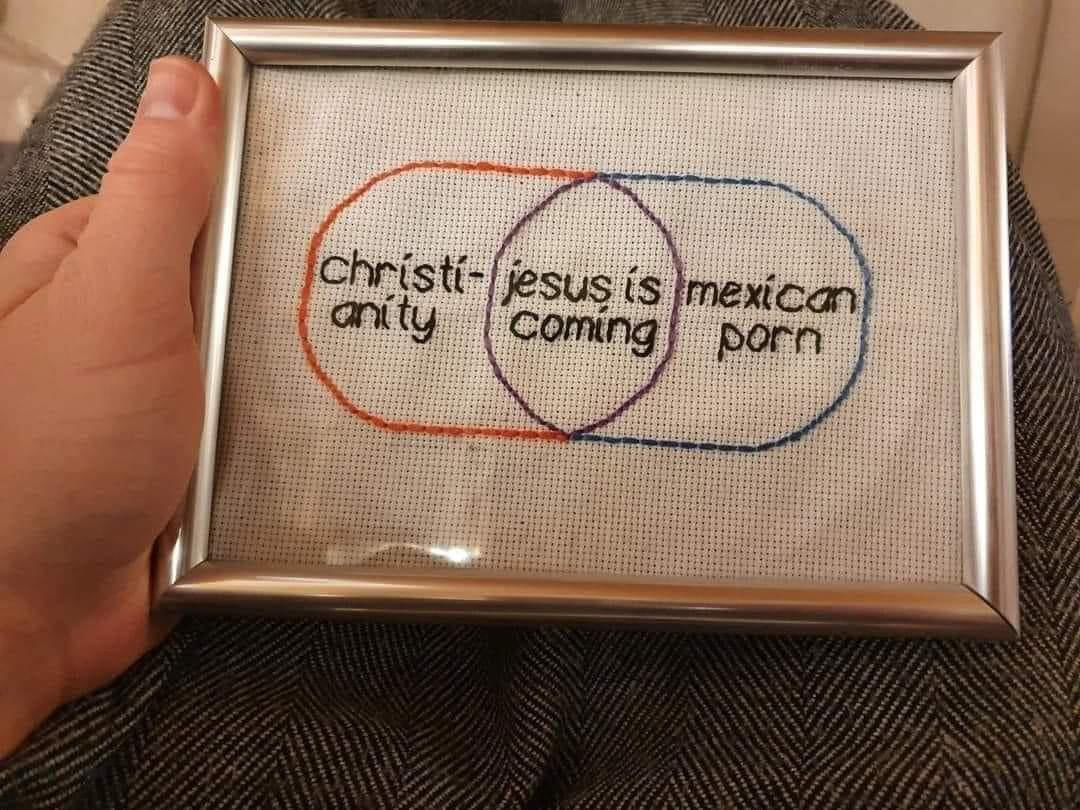 Вышитая диаграмма Венна с фразами «Christianity», «Jesus is coming» и «Mexican porn».