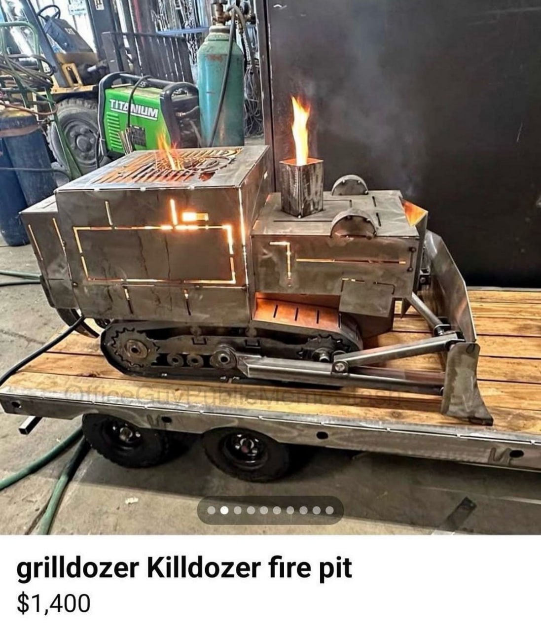 Мангал Killdozer grilldozer Уникальный мангал-бульдозер Killdozer со встроенным огнем и решеткой для гриля на прицепе.