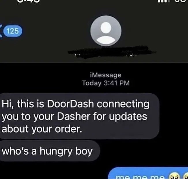 Кто тут голодный мальчик Переписка с доставщиком еды из DoorDash, который случайно отправил личное сообщение вместо служебного.