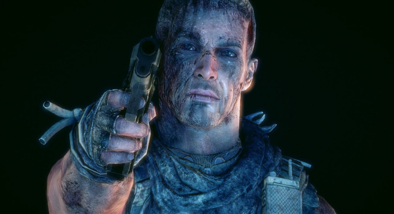 Мартин Уолкер с пистолетом Капитан Мартин Уолкер из Spec Ops: The Line направляет пистолет на зрителя