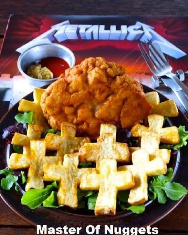 Курица Master Of Nuggets Жареная курица и картошка фри крестиками на фоне Metallica