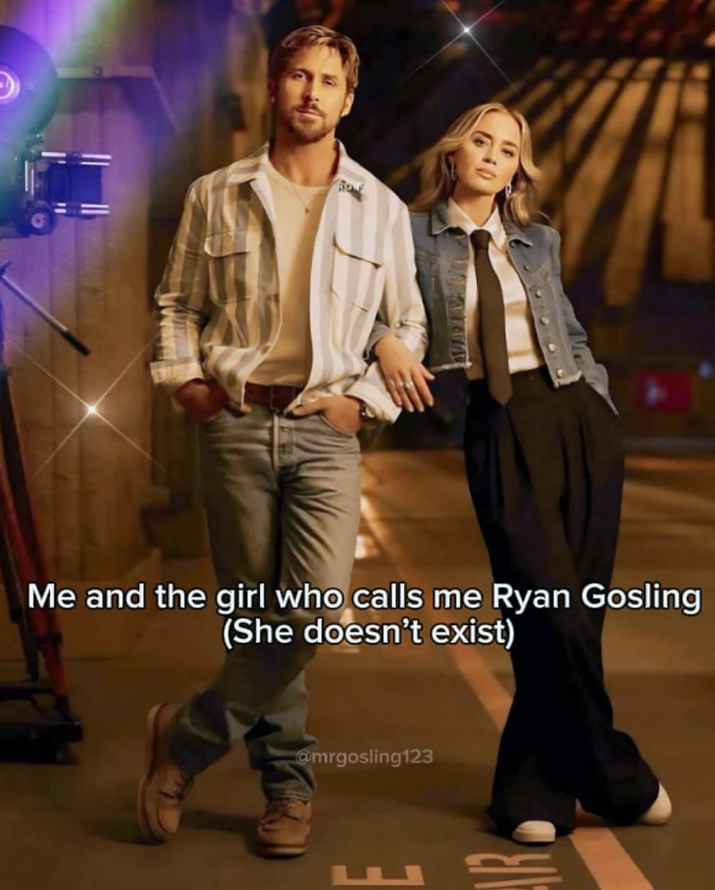 Me and the girl who calls me Ryan Gosling Я и девушка, которая называет меня Райаном Гослингом. (Её не существует).