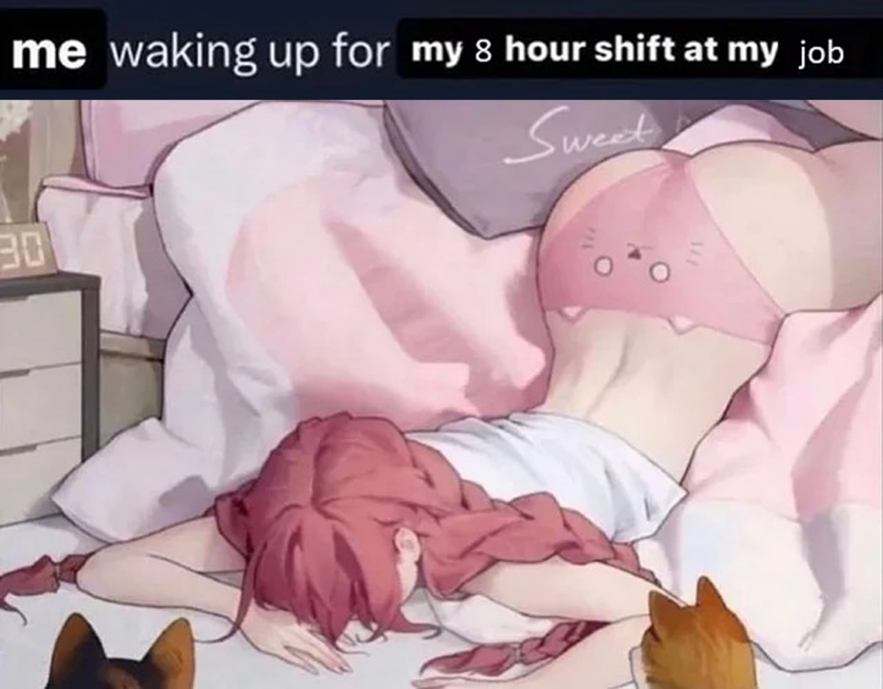 Me waking up for my 8 hour shift at my job Девушка просыпается на свою восьмичасовую смену, лежа лицом вниз в кровати