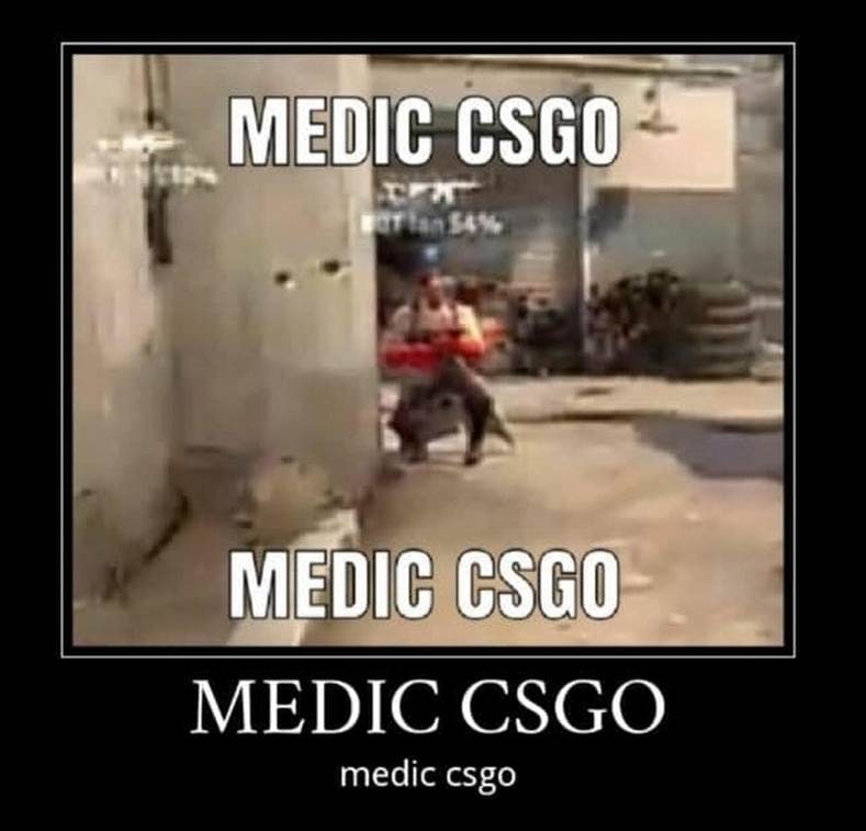 Медик CSGO Медик CSGO бежит по-пластунски, прося помощи