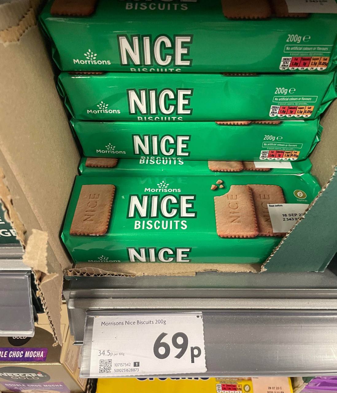 Печенье Nice за 69 пенсов Упаковки печенья Nice от Morrisons, стоящие 69 пенсов на полке магазина.