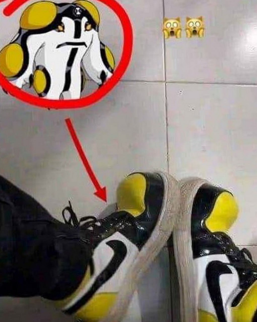 Кроссовки Nike Jordan и Атомикс из Бена 10 Кроссовки Nike Jordan, похожие на инопланетянина Атомикса из мультфильма Бен 10.