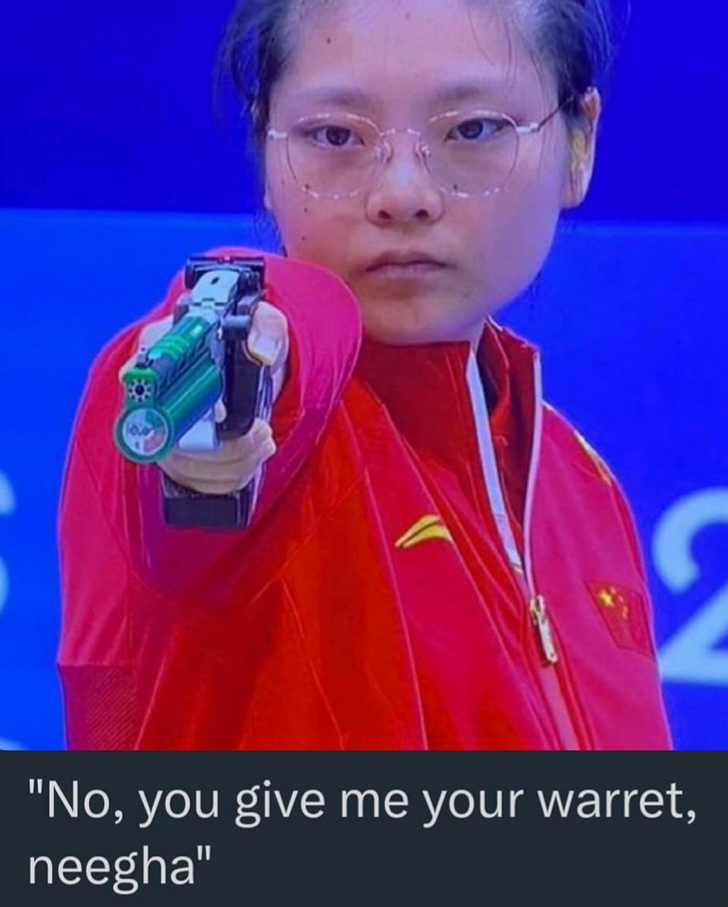 Девушка с пистолетом "No, you give me your warret, neegha" Девушка в очках с пистолетом "No, you give me your warret, neegha"