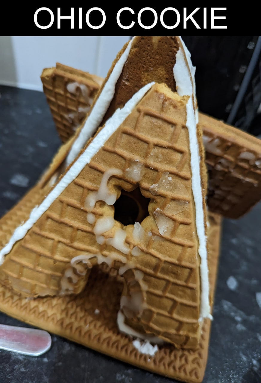 Ohio cookie Ohio cookie - пряничный домик в виде буквы "А", которая похожа на символ штата Огайо.