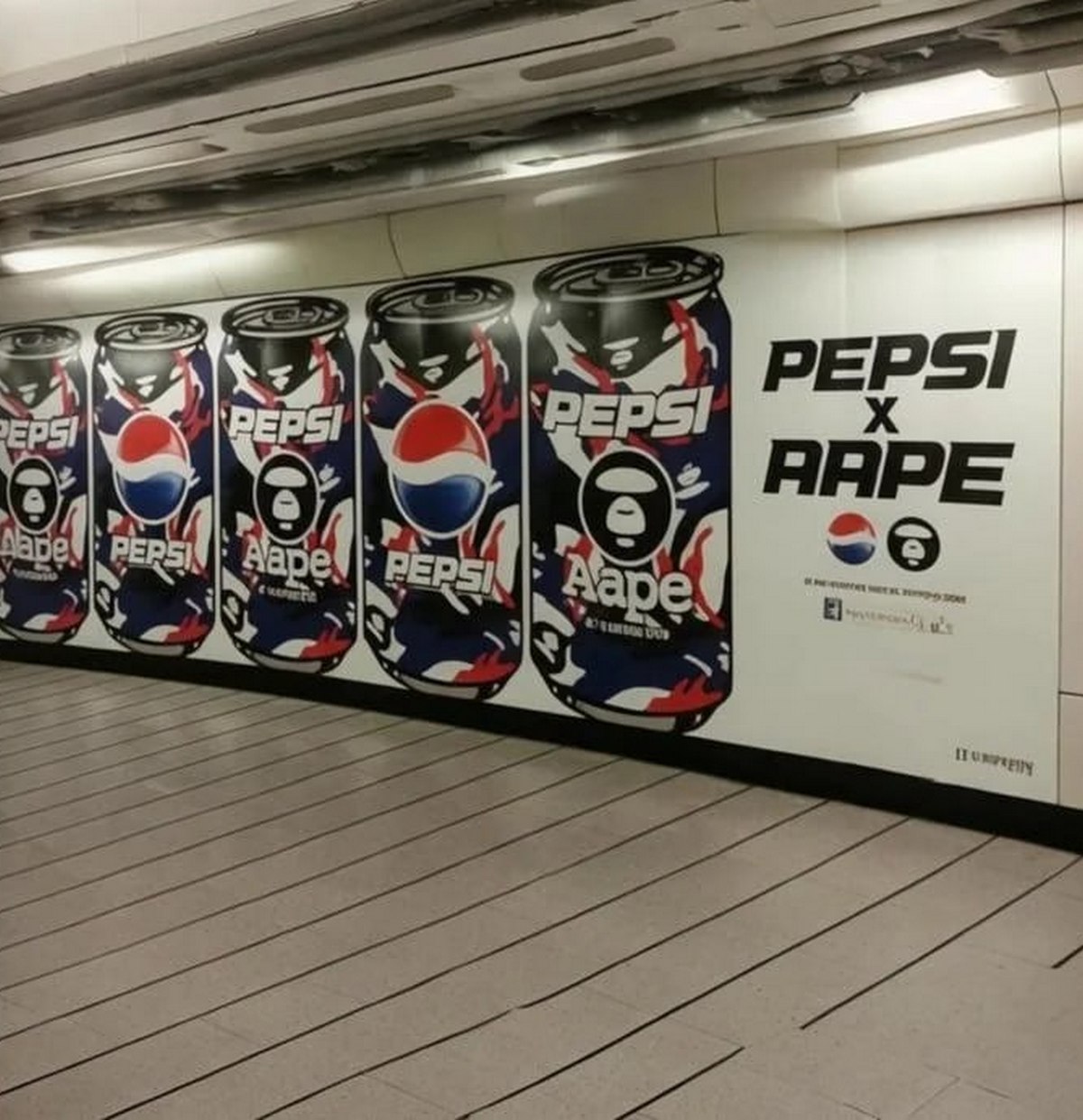 Pepsi x Rape Рекламный стенд Pepsi x Aape с опечаткой "Rape"