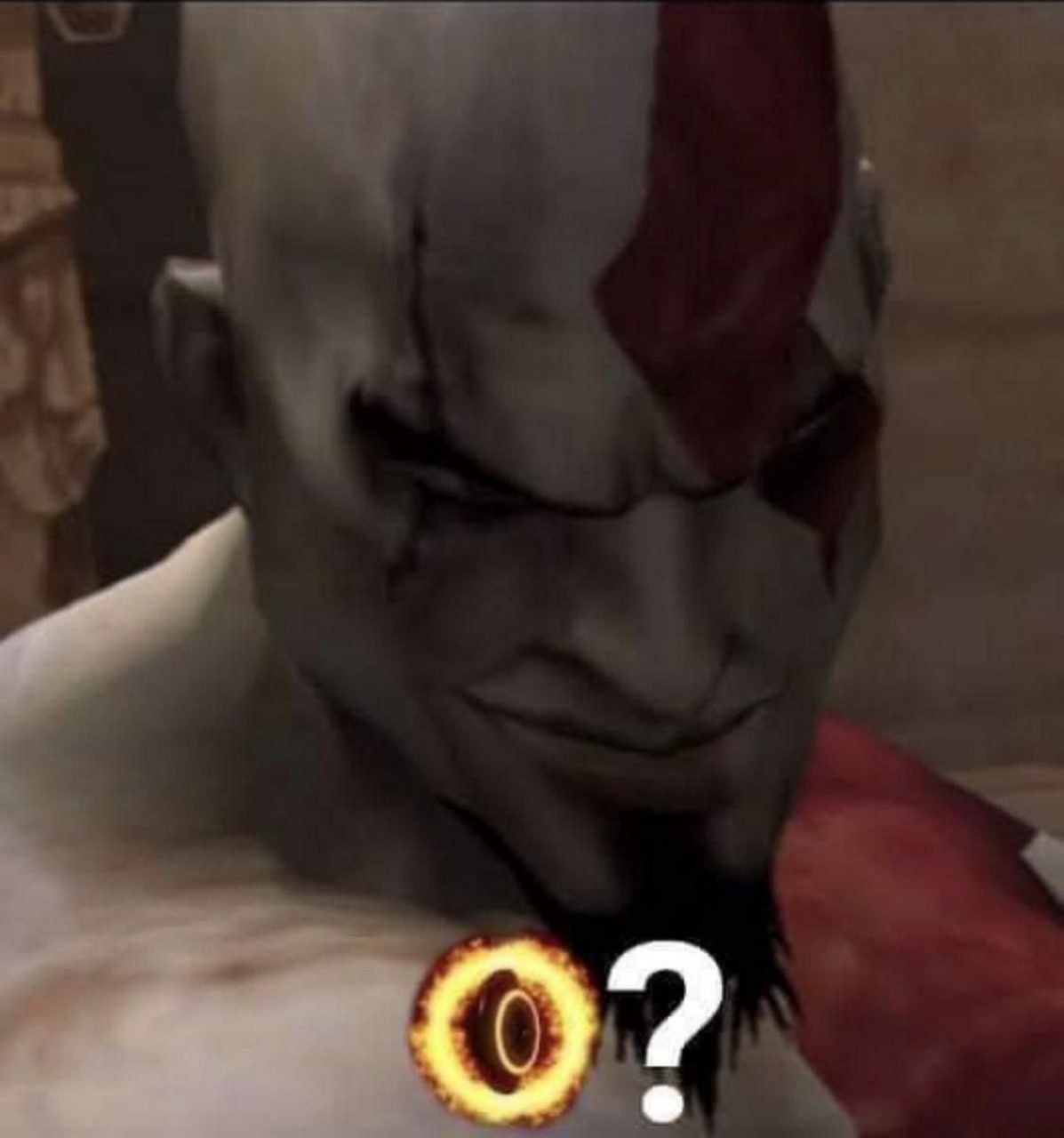 Подозрительный Кратос из God of War с порталом и вопросом Мем с Кратосом из God of War, который смотрит куда-то в сторону и подозрительно улыбается, а внизу слева от его лица пририсован портал из игры Portal и знак вопроса рядом с ним.