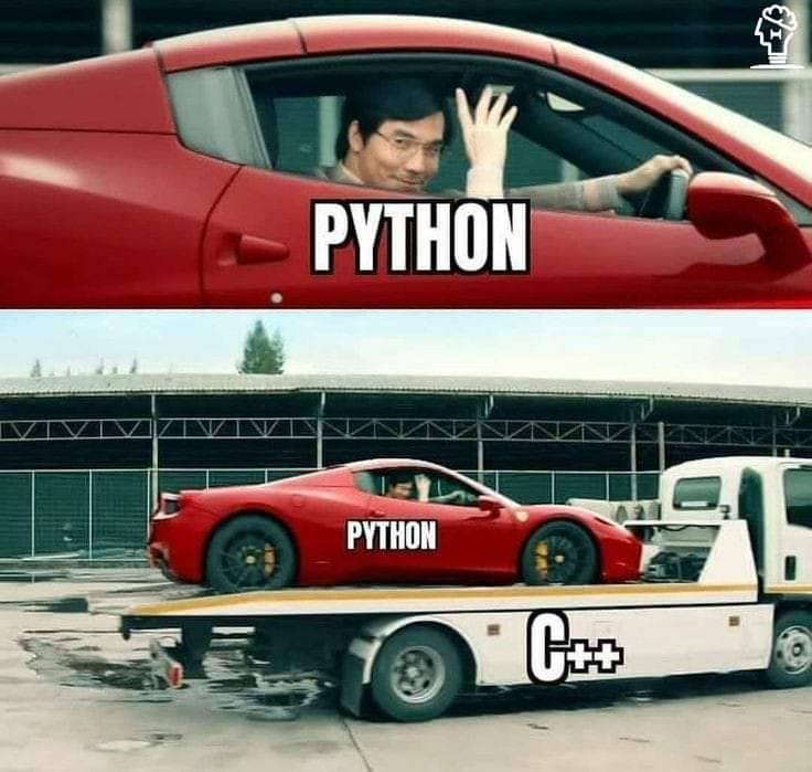 Python на эвакуаторе C++ Красная спортивная машина Python, которую буксирует эвакуатор C++