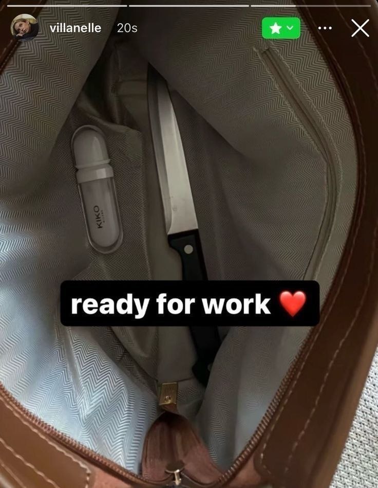 Открытая сумка с ножом и косметикой KIKO и надписью «ready for work ❤️» — «готова к работе»