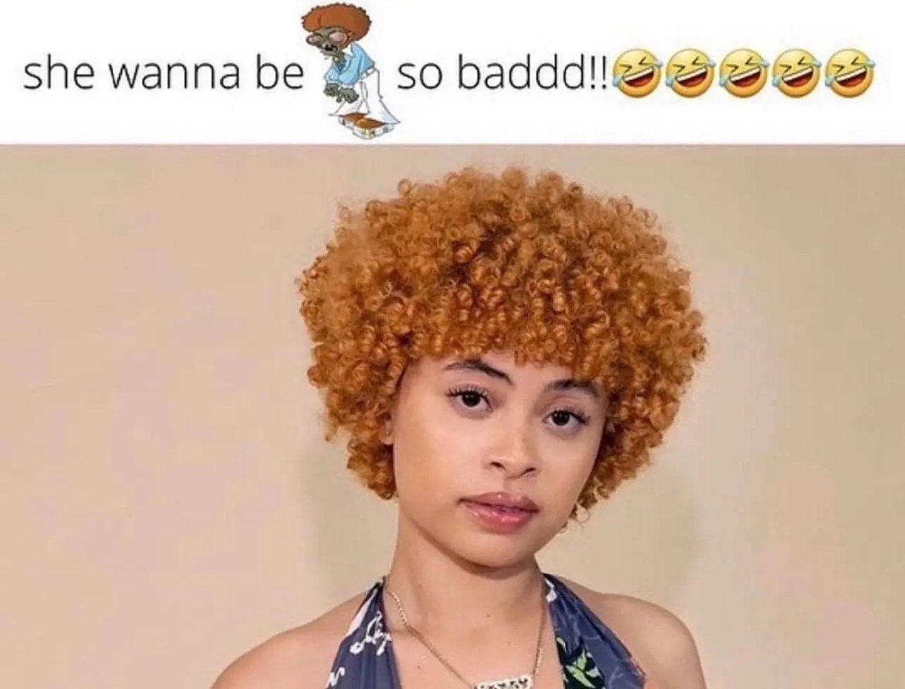 She wanna be so baddd!! Мем с девушкой, похожей на Зомби-танцора из "Растения против Зомби", и текстом "she wanna be so baddd!!"