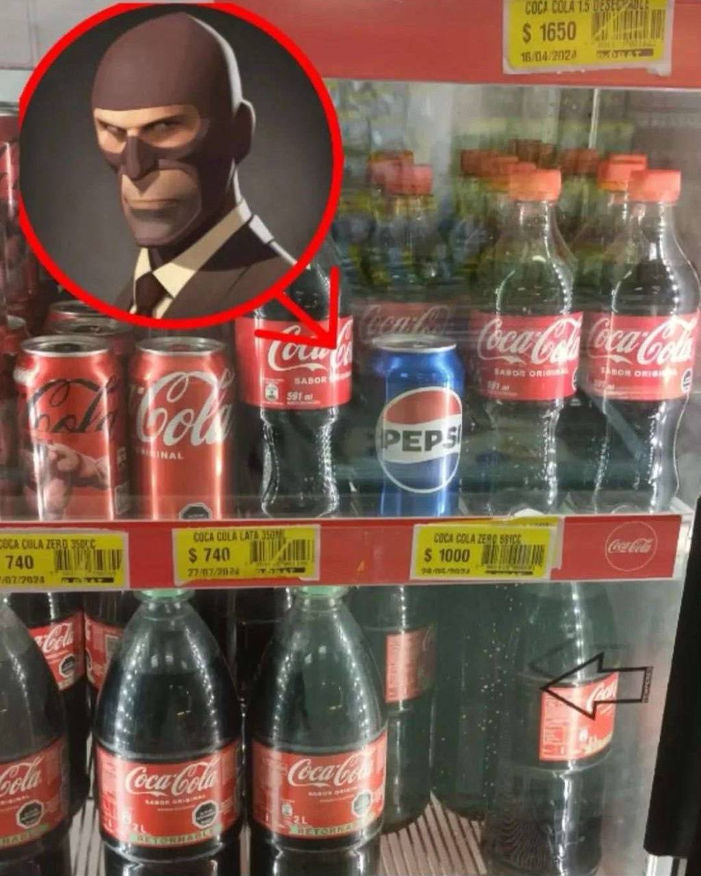 Шпион среди нас Шпион из Team Fortress 2 в холодильнике с Coca-Cola, замаскированный под Pepsi