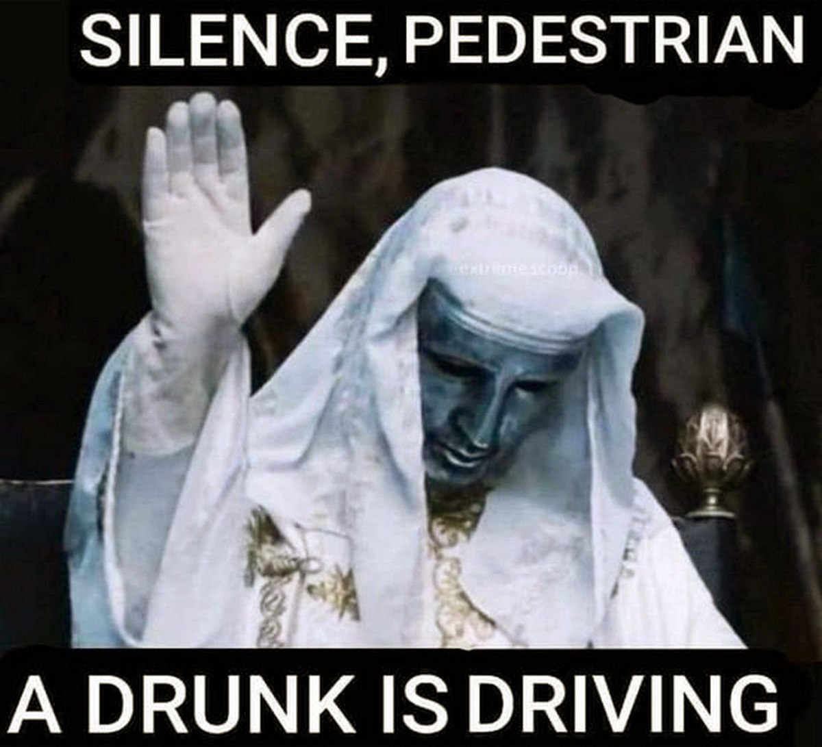 Silence, pedestrian, a drunk is driving Мем с персонажем в маске и капюшоне, который показывает рукой “стоп” и требует тишины, потому что едет пьяный водитель