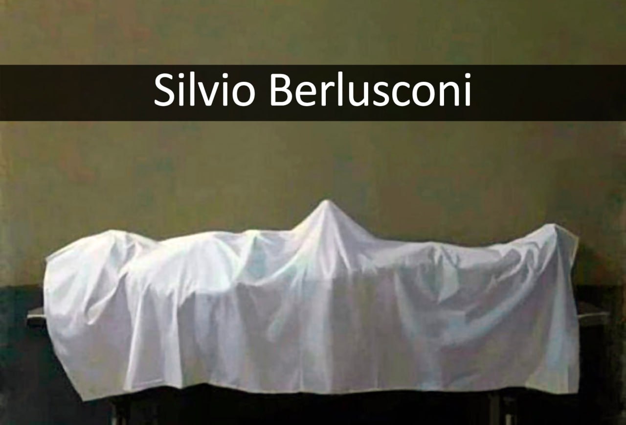 Silvio Berlusconi Сильвио Берлускони под простыней