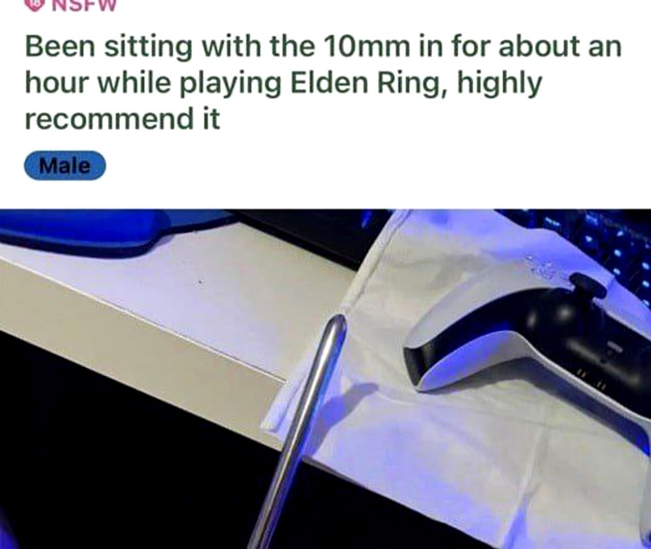 Sitting with the 10mm in Elden Ring Человек играет в Elden Ring, сидя с 10-миллиметровой гаечной головкой