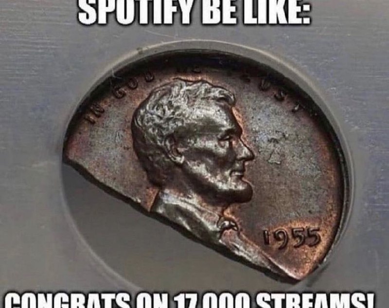 Spotify платит сущие копейки Мем со сломанной монетой, иллюстрирующий, как мало Spotify платит музыкантам.
