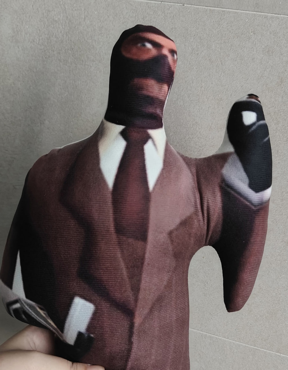 Шпион из Team Fortress 2 мягкая игрушка Мягкая игрушка шпиона из Team Fortress 2