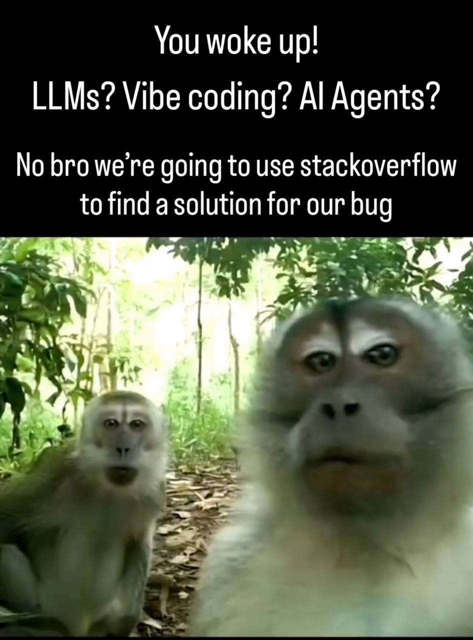 Мем с обезьянами и текстом про использование Stack Overflow для решения багов