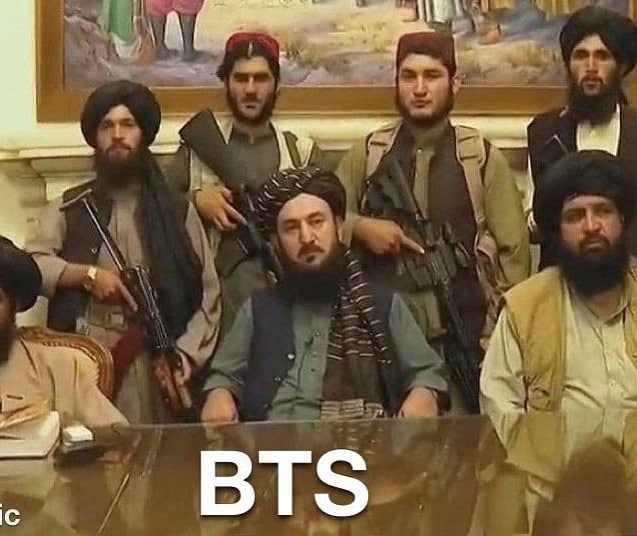 Талибы и BTS Талибы в чалмах с оружием, а внизу надпись BTS