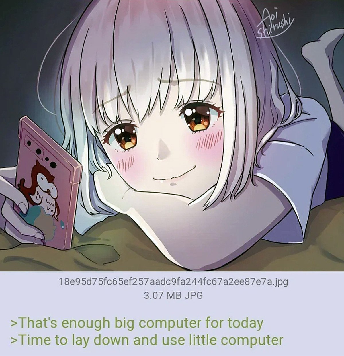 That's enough big computer for today Аниме-девушка лежит и использует телефон, фраза о большом и маленьком компьютере
