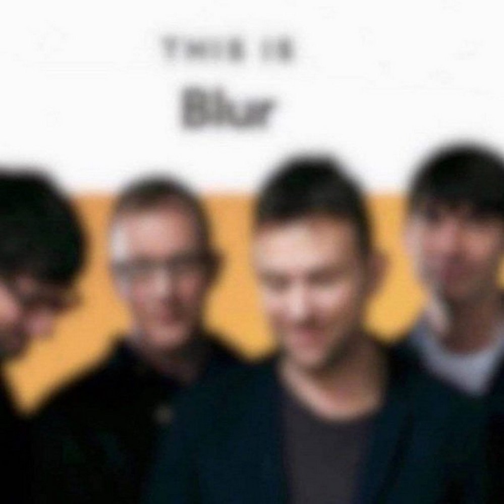 This is Blur размытое фото Размытое фото группы Blur с надписью «This is Blur»