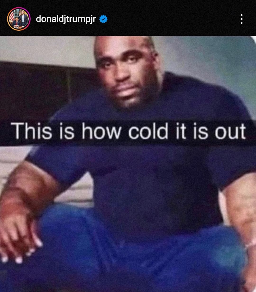 This is how cold it is out Мем с очень мускулистым чернокожим мужчиной и подписью: «This is how cold it is out»