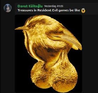 Скриншот с подписью «Treasures in Resident Evil games be like 👌» и золотой статуэткой птицы, основание которой выглядит двусмысленно и пошло