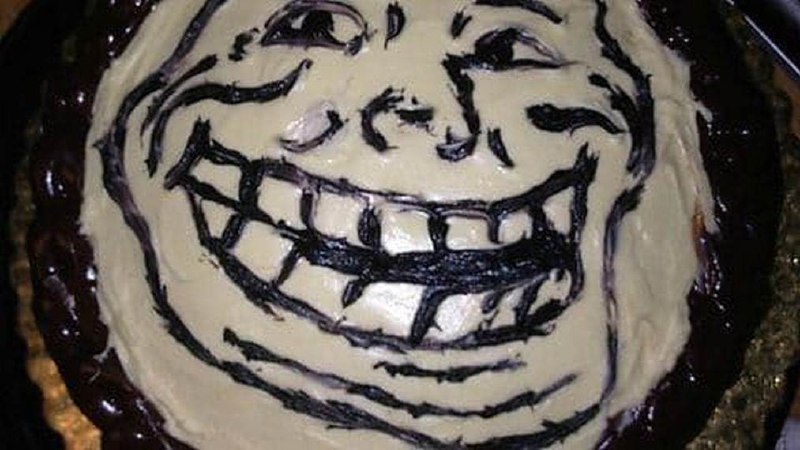 Торт Trollface Торт с изображением Trollface на белом креме с темным шоколадным ободком