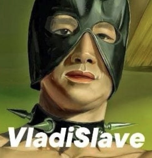 Мужчина в БДСМ маске VladiSlave Мужчина в БДСМ маске с надписью Владислав