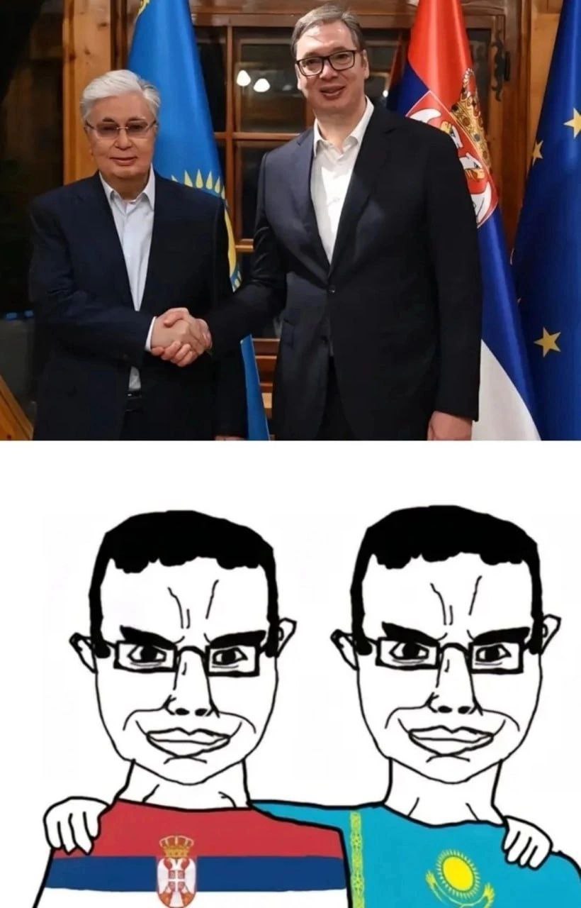 Вучич и Токаев в образе wojak Сербский президент Александр Вучич и президент Казахстана Касым-Жомарт Токаев жмут друг другу руки, а под ними их изображения в стиле вояк
