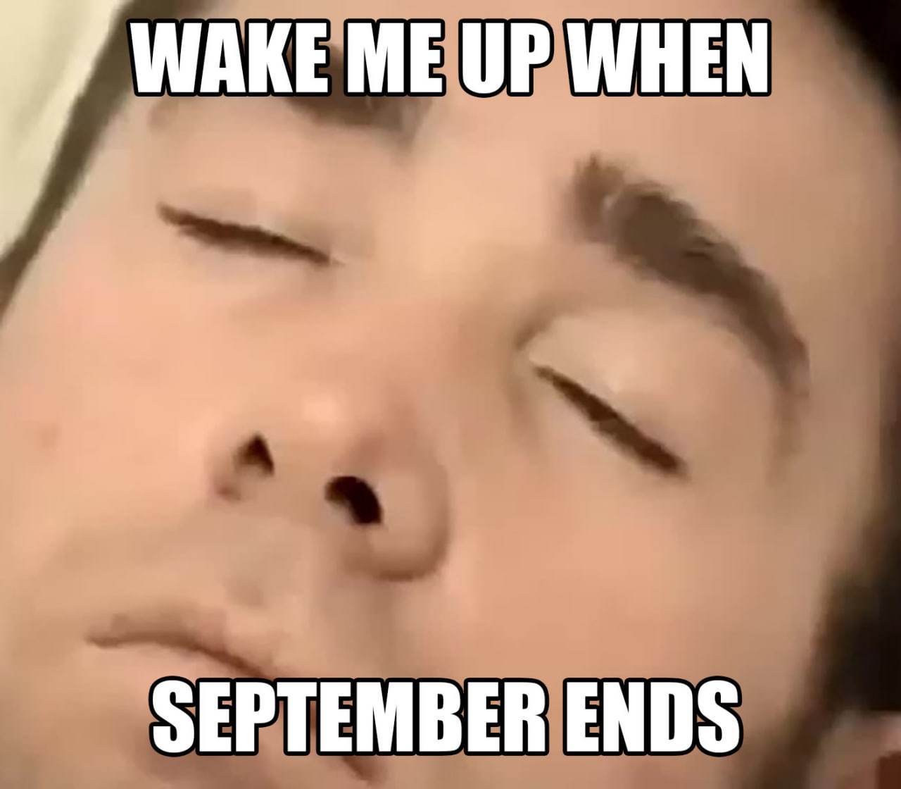 Wake me up when September ends Молодой человек спит и ждет конца сентября