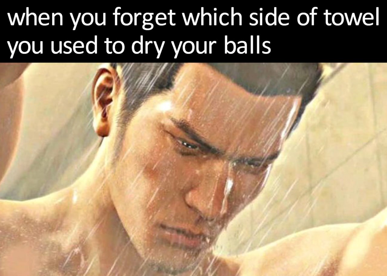 When you forget which side of towel you used to dry your balls Мем с мужчиной под душем, когда он забыл, какой стороной полотенца вытирал свои яйца.